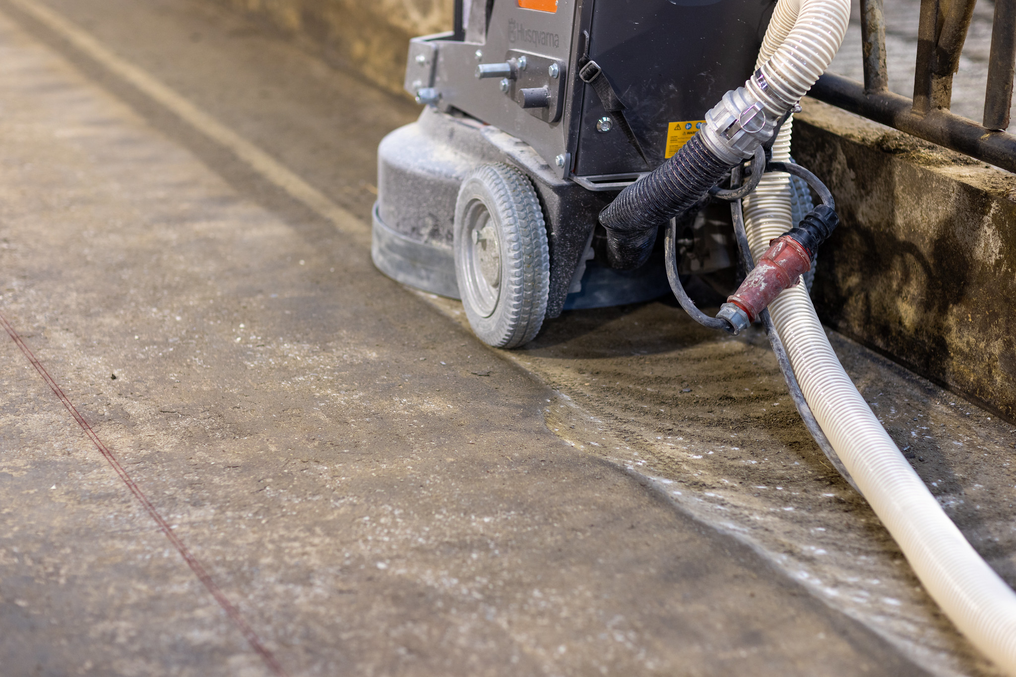 Versleten beton vervangen door PMMA vloer