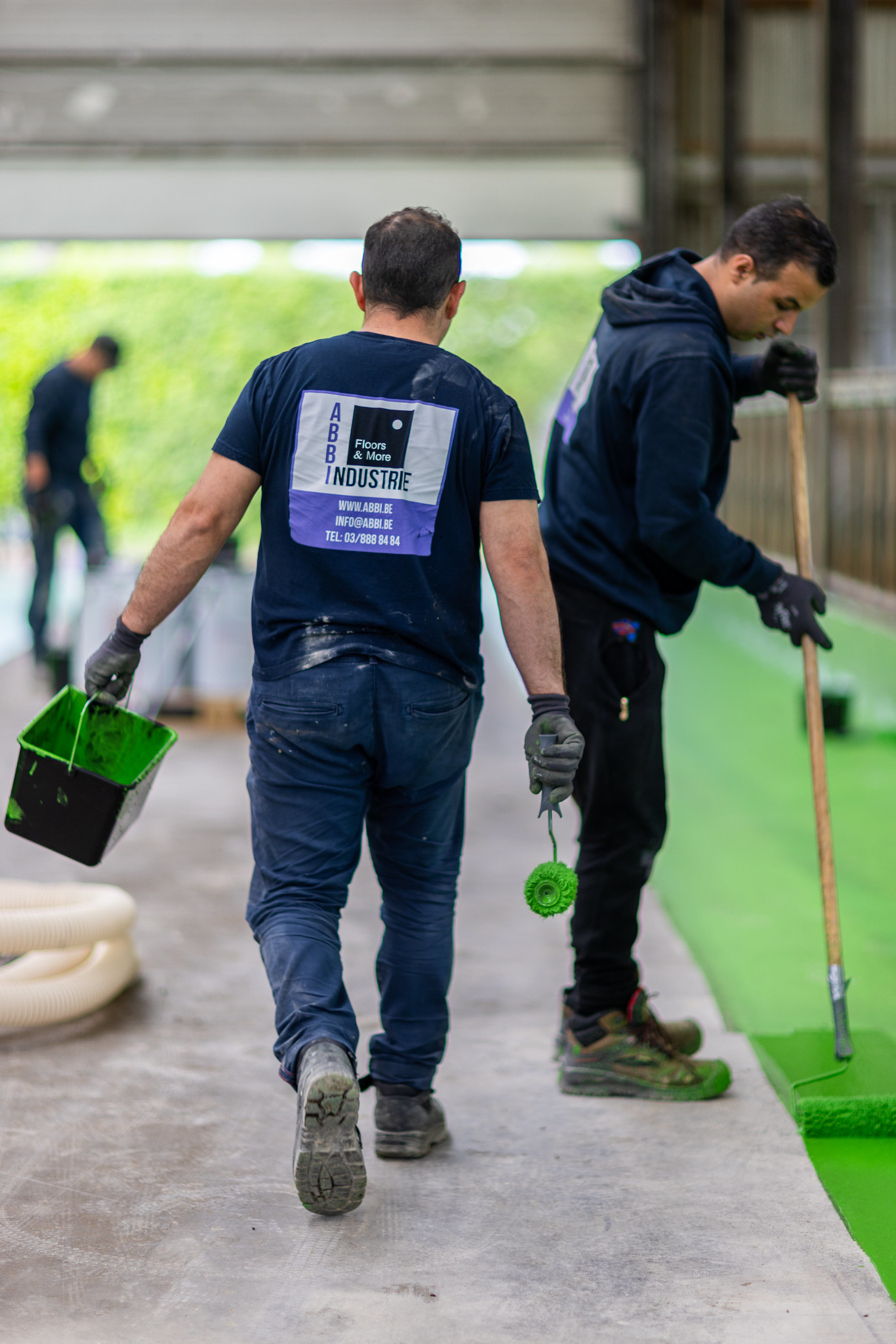 Vloeistofdichte PMMA vloer in een boerderij met minimale hinder